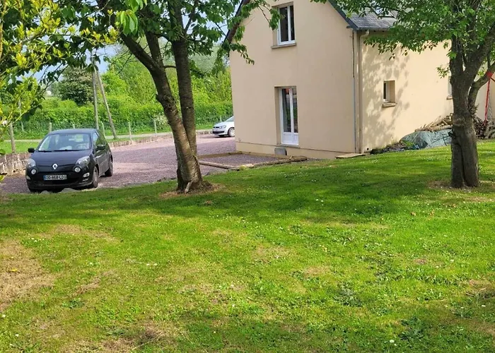 L Etablissement Gold Beach Propose 1 Hebergement , Maison 80M2 Avec Terrain 500M2, Parking Prive A 4 Min Du Port Artificiel D Arromanches, Services Accueil Personnalise, Lits Faits, Serviettes, Menage, Netflix, Wifi