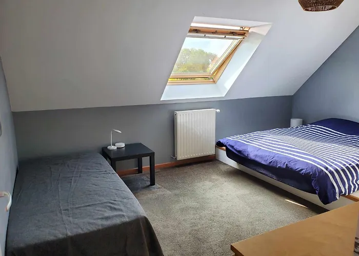 L Etablissement Gold Beach Propose 1 Hebergement , Maison 80M2 Avec Terrain 500M2, Parking Prive A 4 Min Du Port Artificiel D Arromanches, Services Accueil Personnalise, Lits Faits, Serviettes, Menage, Netflix, Wifi