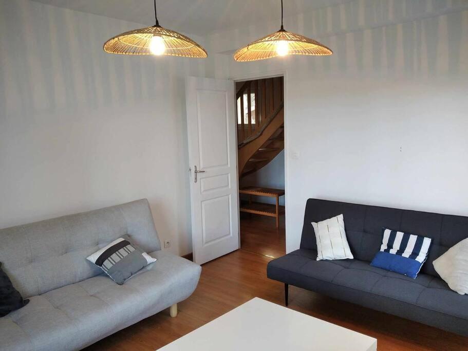 Holiday home L Etablissement Gold Propose 1 , Maison 80m2 Avec Terrain 500m2, Parking Prive A 4 Min Du Port Artificiel D Arromanches, Services Accueil Personnalise, Lits Faits, Serviettes, Menage, Netflix, Wifi
