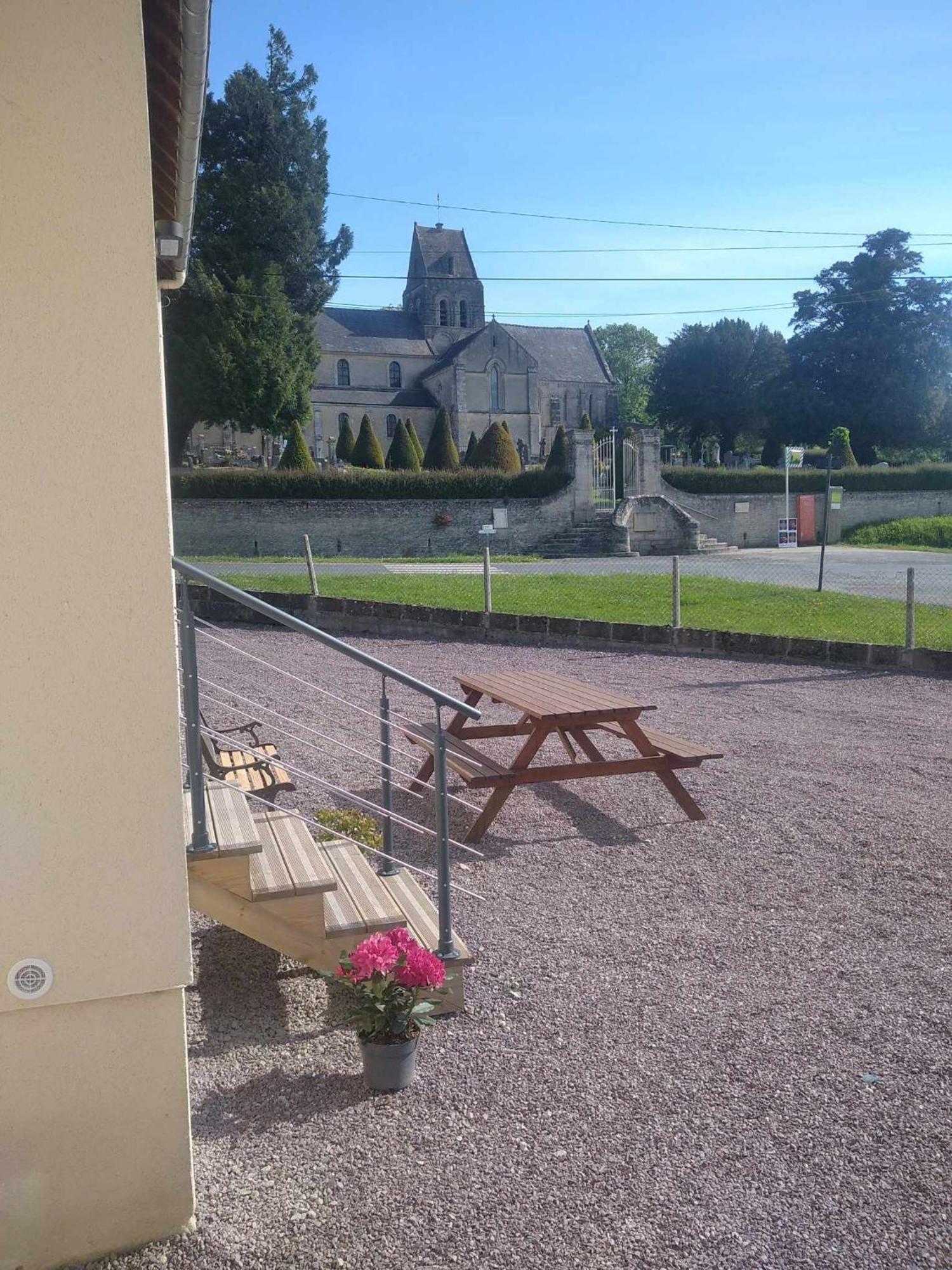 L Etablissement Gold Propose 1 , Maison 80m2 Avec Terrain 500m2, Parking Prive A 4 Min Du Port Artificiel D Arromanches, Services Accueil Personnalise, Lits Faits, Serviettes, Menage, Netflix, Wifi Holiday home